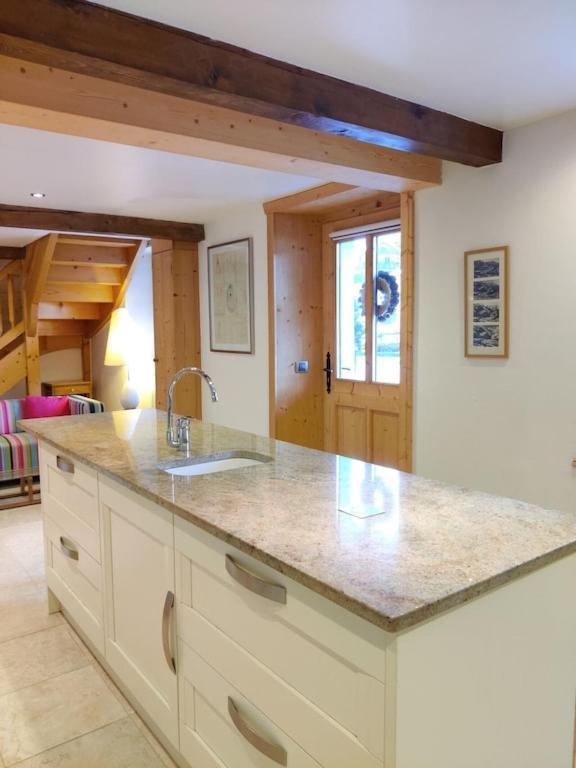 Spacious Ski Chalet In Traditional French Village, Sleeps 8, Four Star With Fibre Broadband アボンダンス エクステリア 写真