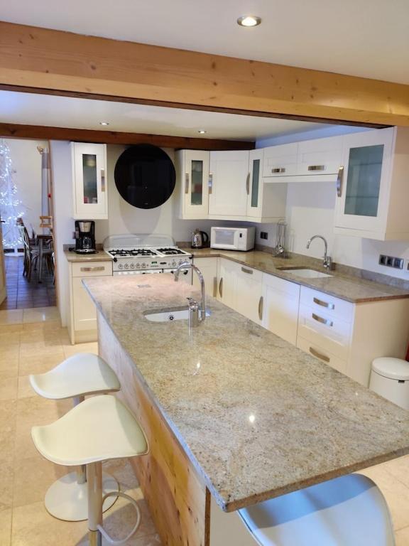 Spacious Ski Chalet In Traditional French Village, Sleeps 8, Four Star With Fibre Broadband アボンダンス エクステリア 写真